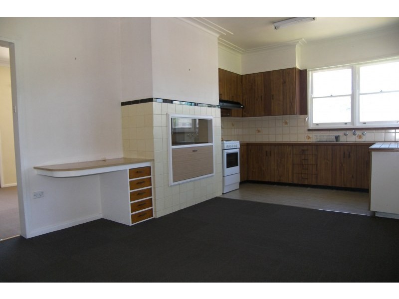 8 Outlook Drive, Figtree NSW 2525