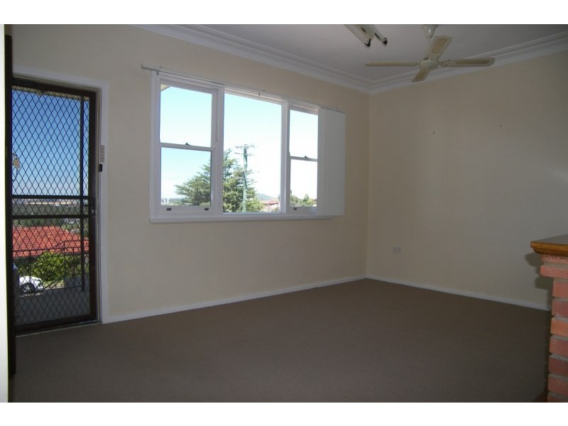 8 Outlook Drive, Figtree NSW 2525