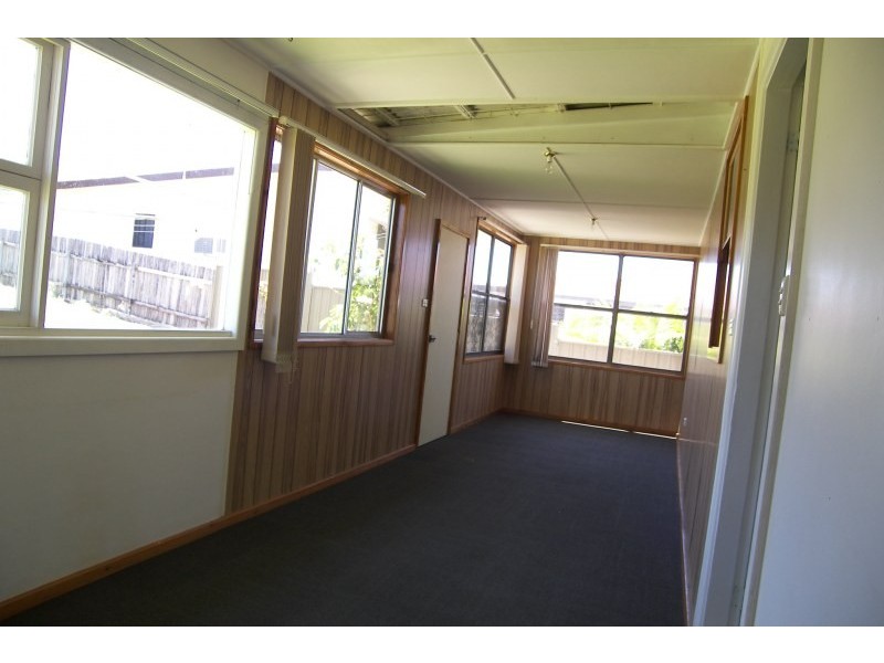 8 Outlook Drive, Figtree NSW 2525