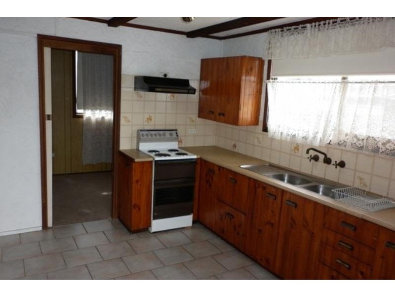 11 Caloola Avenue, Koonawarra NSW 2530