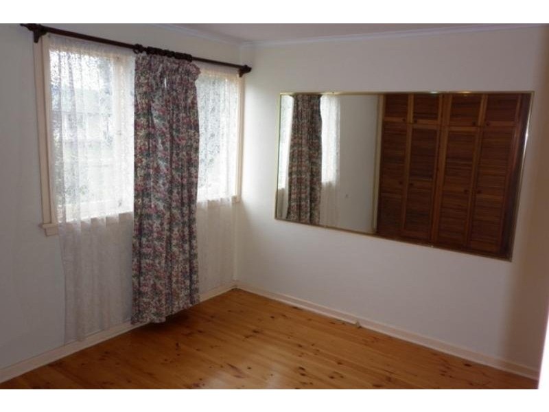 11 Caloola Avenue, Koonawarra NSW 2530