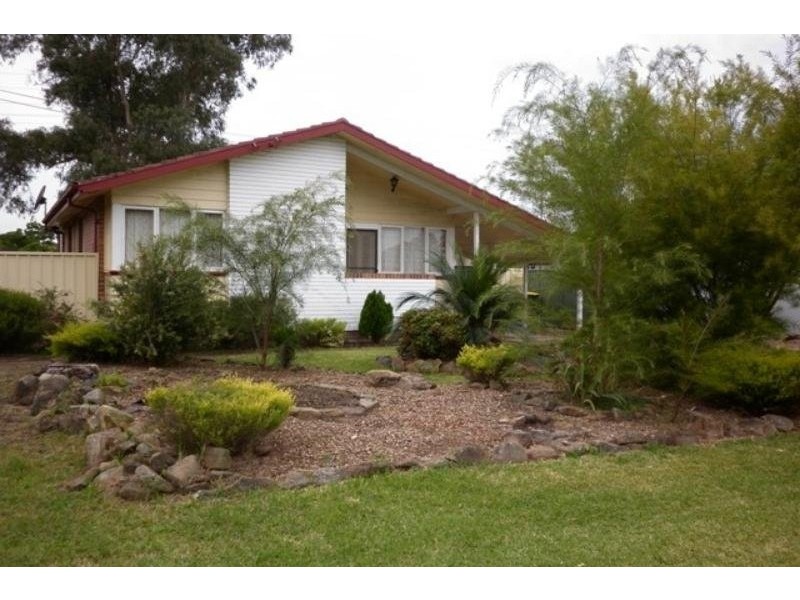 11 Caloola Avenue, Koonawarra NSW 2530