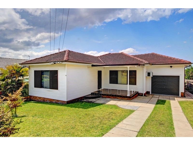 8 Harvey Street, Dapto NSW 2530