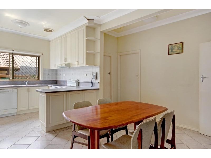 8 Harvey Street, Dapto NSW 2530