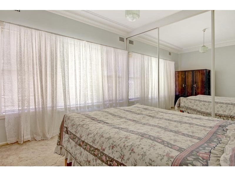 8 Harvey Street, Dapto NSW 2530