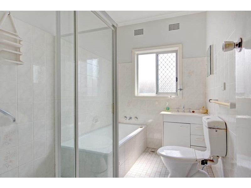 8 Harvey Street, Dapto NSW 2530