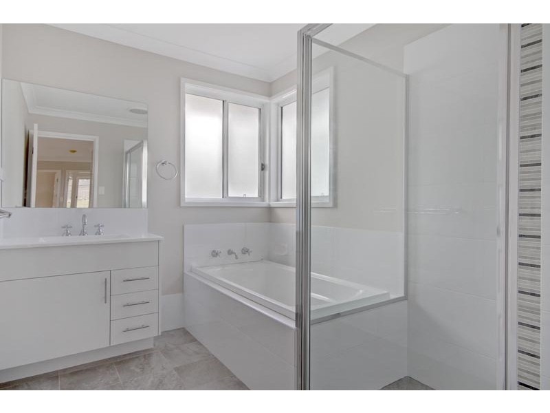 13 Saltwater Circuit, Kanahooka NSW 2530