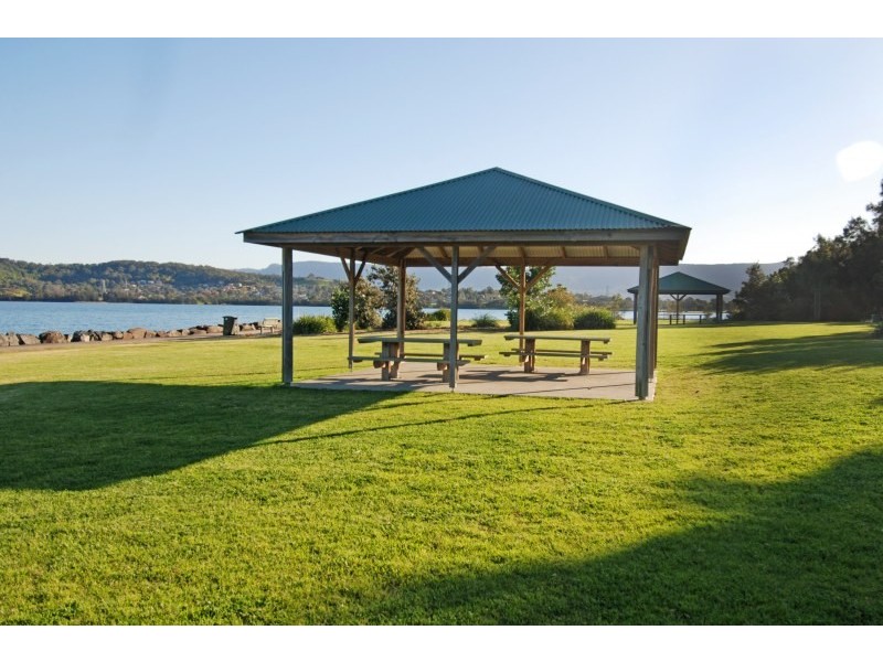 Brooks Terrace, Kanahooka NSW 2530