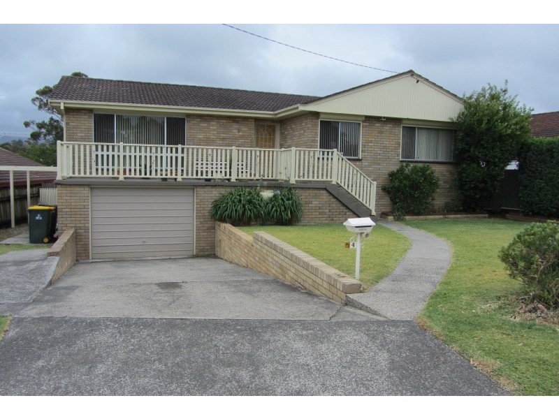 4 Lakeside Drive, Kanahooka NSW 2530