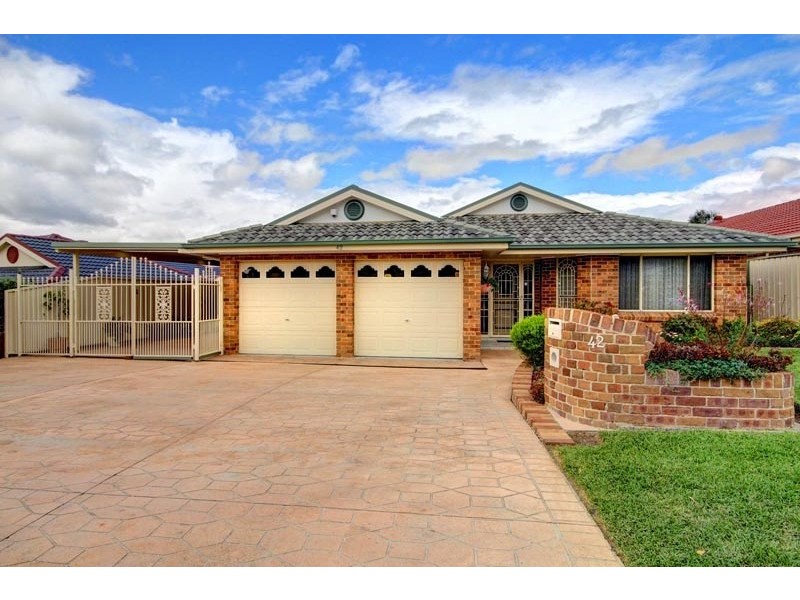 42 Denham Drive, Horsley NSW 2530