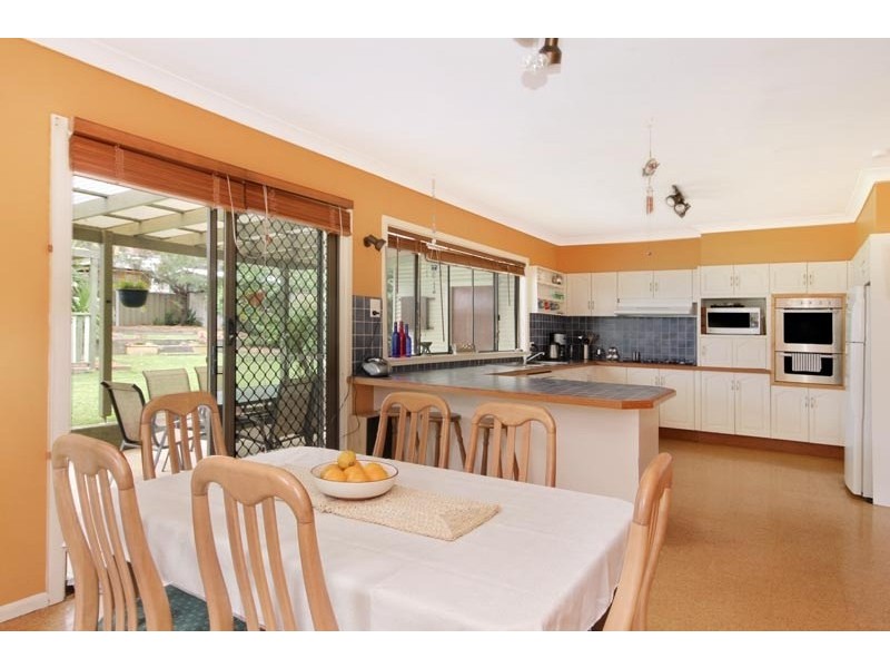 15 Yorkshire Road, Dapto NSW 2530