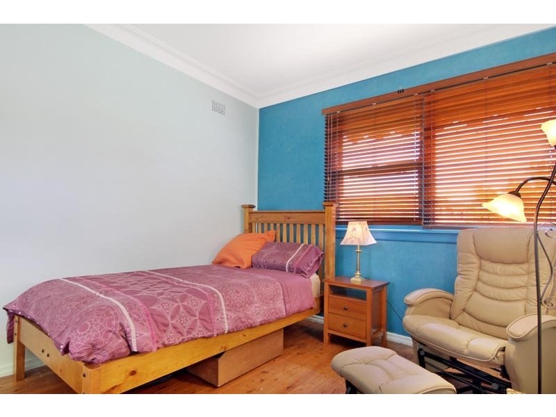 15 Yorkshire Road, Dapto NSW 2530