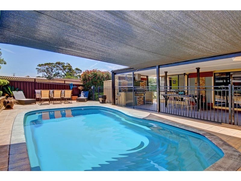 6 Ellenborough Place, Horsley NSW 2530