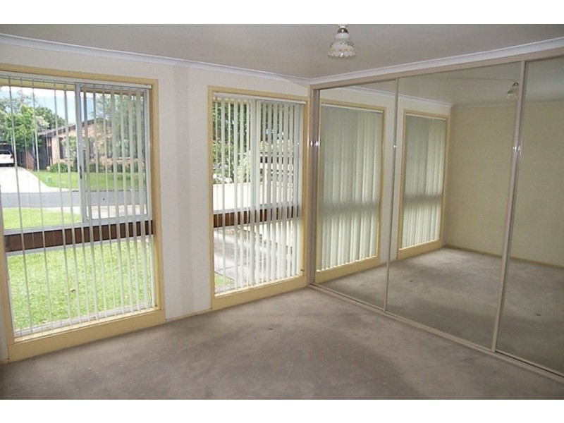 15 Ritchie Crescent, Horsley NSW 2530