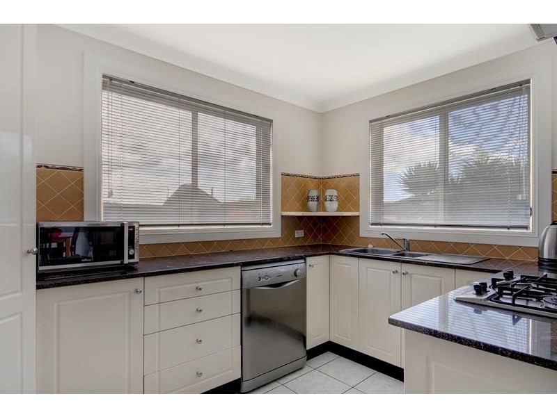7b Campaspe Circuit, Albion Park NSW 2527