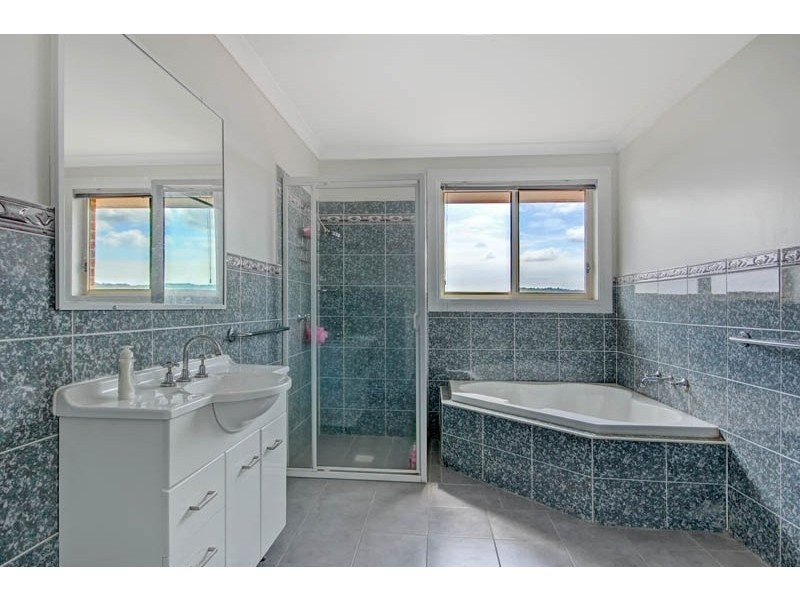 7b Campaspe Circuit, Albion Park NSW 2527