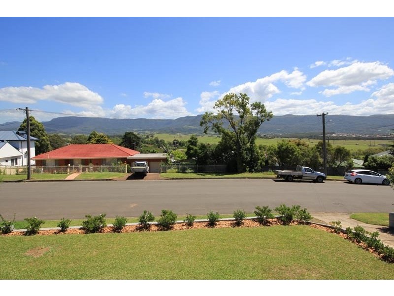 13 Amaral Avenue, Dapto NSW 2530