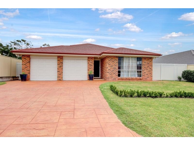 8 McLeod Place, Horsley NSW 2530