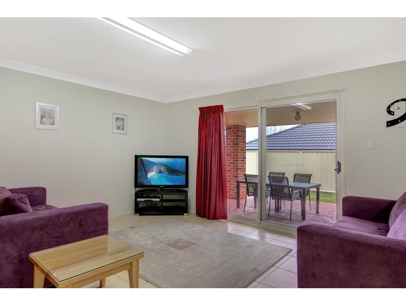 8 McLeod Place, Horsley NSW 2530
