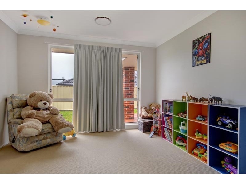 8 McLeod Place, Horsley NSW 2530