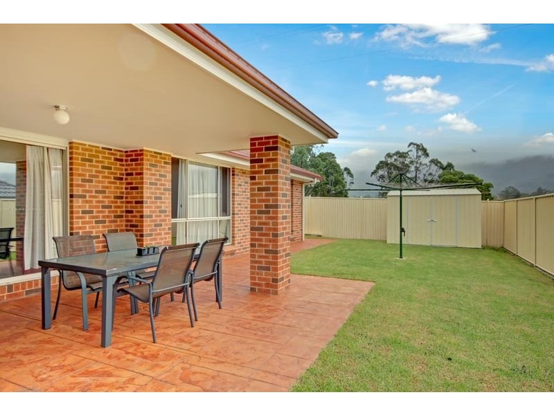 8 McLeod Place, Horsley NSW 2530