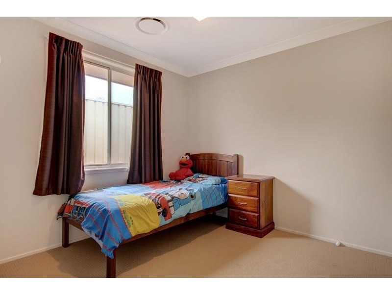 8 McLeod Place, Horsley NSW 2530