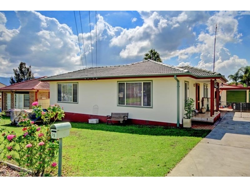 15 Cornwall Road, Dapto NSW 2530