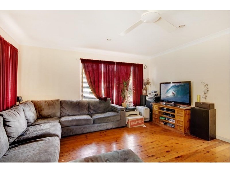 15 Cornwall Road, Dapto NSW 2530