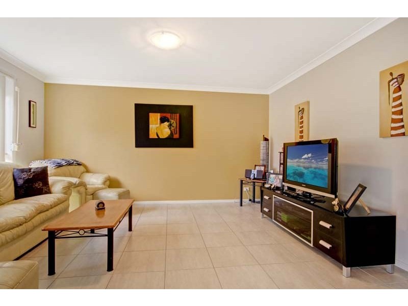 2/120 Bong Bong Road, Horsley NSW 2530