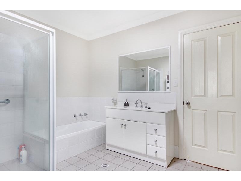 2/120 Bong Bong Road, Horsley NSW 2530