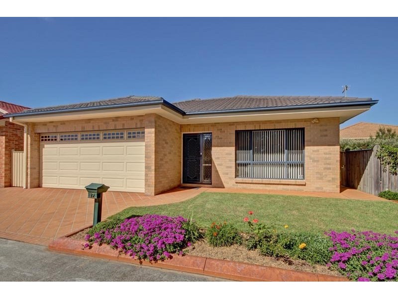 12 Delmont Street, Kanahooka NSW 2530