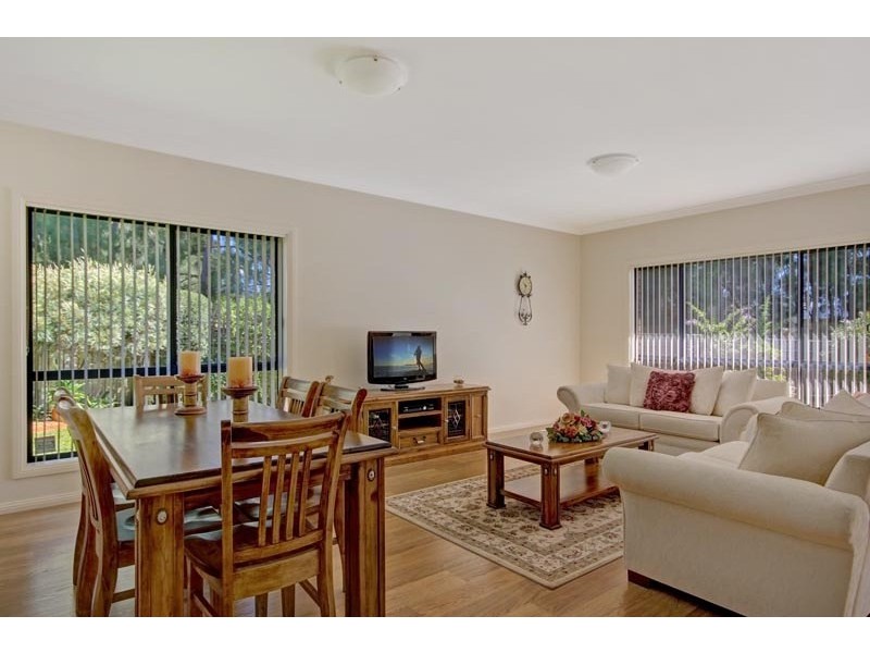 12 Delmont Street, Kanahooka NSW 2530