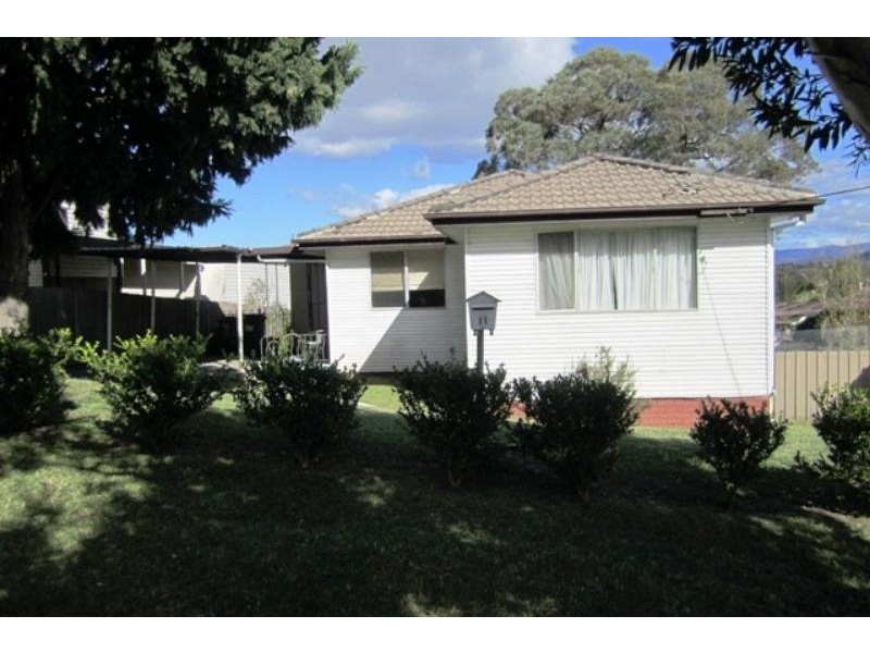 11 Cleary Avenue, Kanahooka NSW 2530