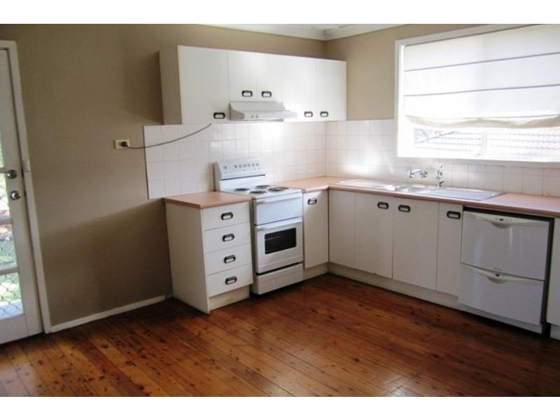 11 Cleary Avenue, Kanahooka NSW 2530