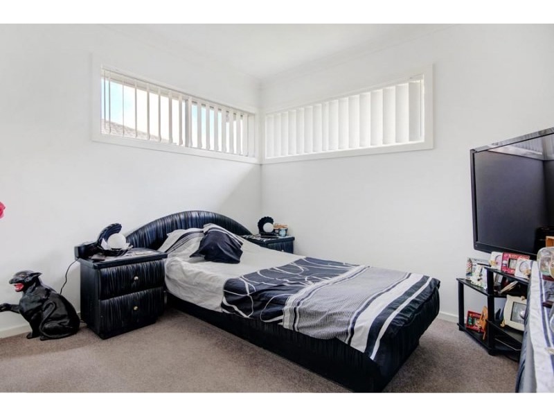8 Penterong Way, Haywards Bay NSW 2530