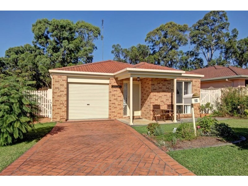 19 Selwyn Grove, Horsley NSW 2530