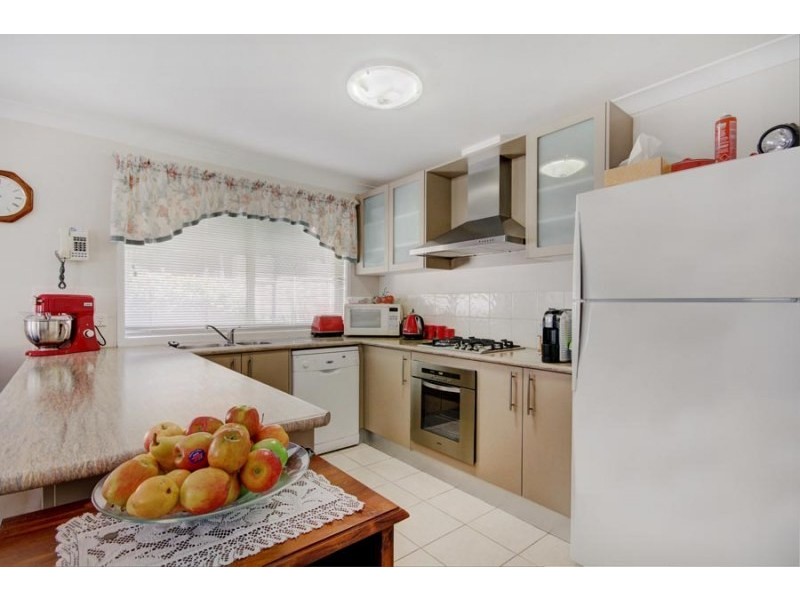 19 Selwyn Grove, Horsley NSW 2530