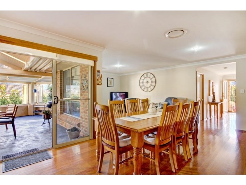 11 Brisbane Grove, Horsley NSW 2530