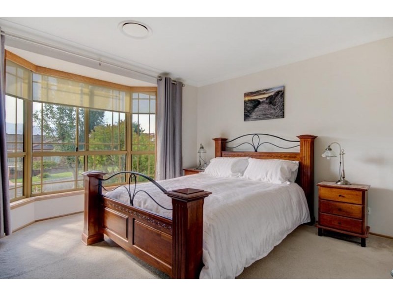 11 Brisbane Grove, Horsley NSW 2530