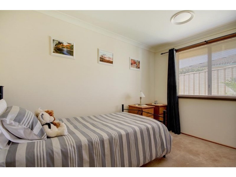 11 Brisbane Grove, Horsley NSW 2530