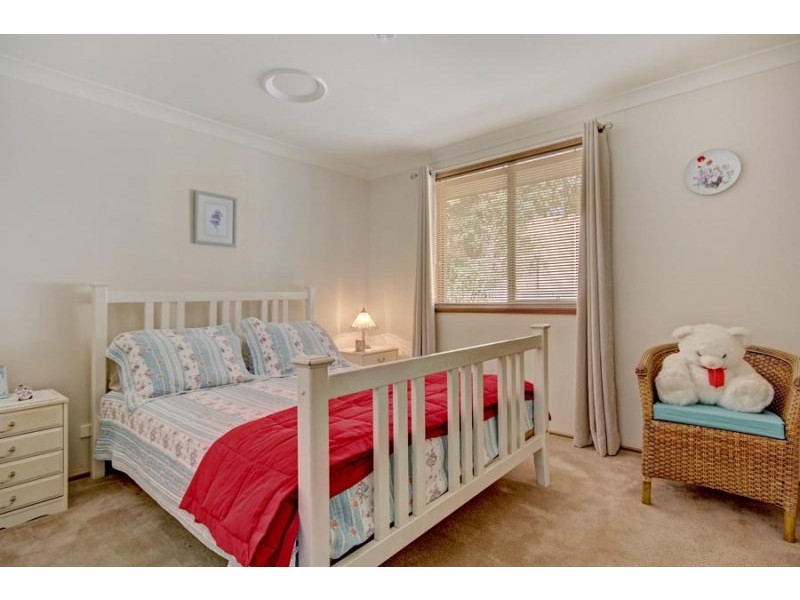 11 Brisbane Grove, Horsley NSW 2530
