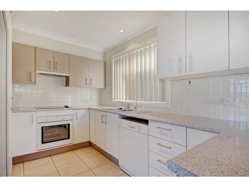 2/27 Shiraz Drive, Dapto NSW 2530