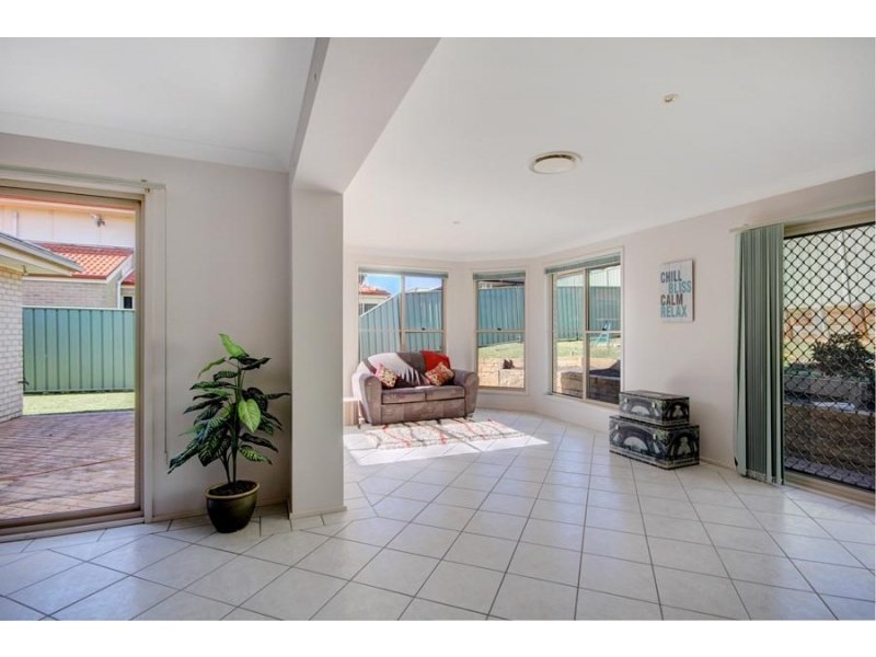 8 Helena Place, Albion Park NSW 2527