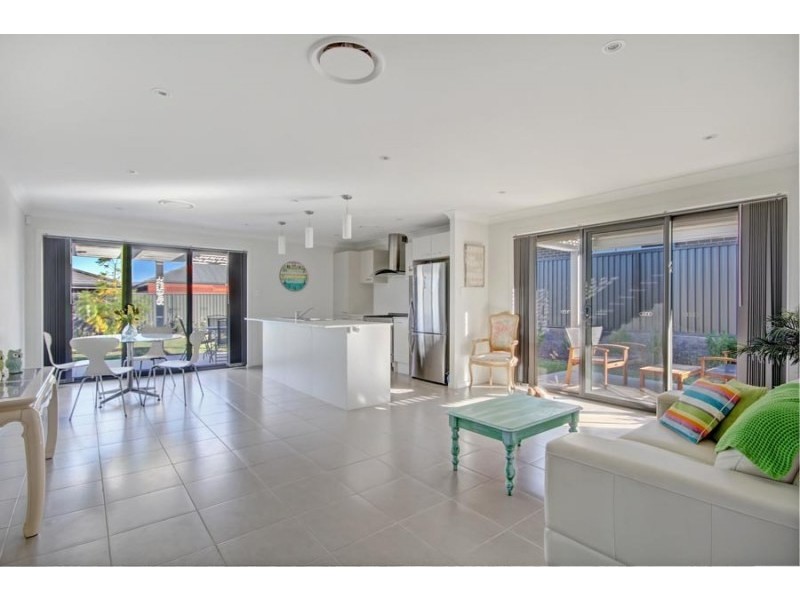 10 Morson Avenue, Horsley NSW 2530