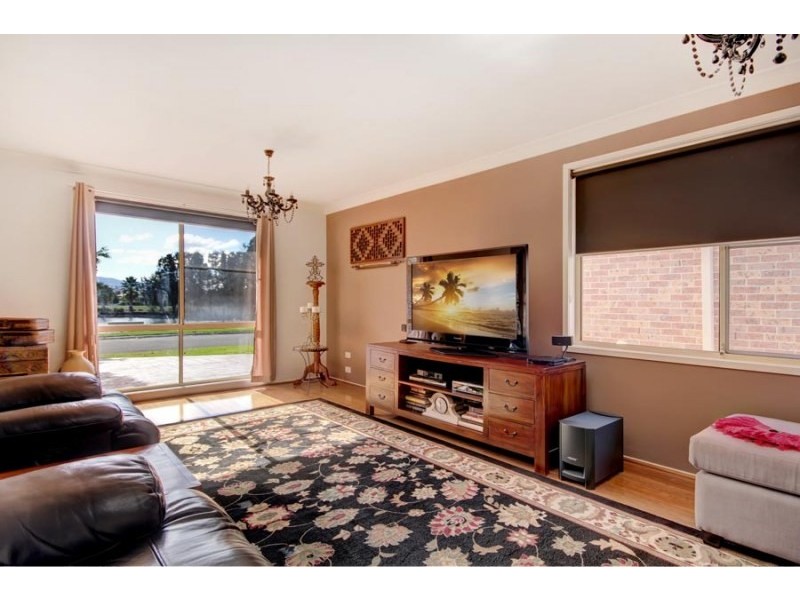 36 Stanthorpe Drive, Kanahooka NSW 2530