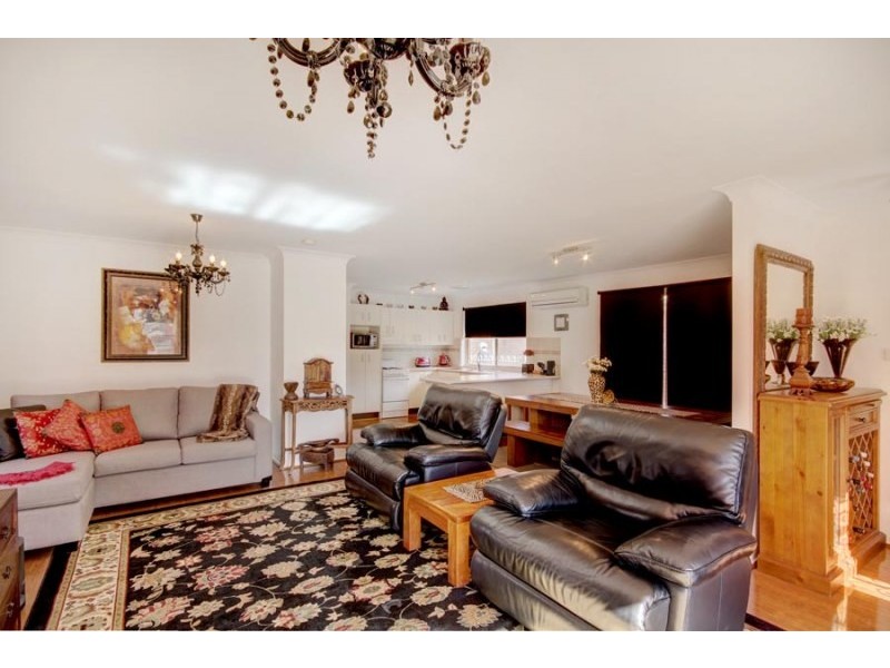 36 Stanthorpe Drive, Kanahooka NSW 2530