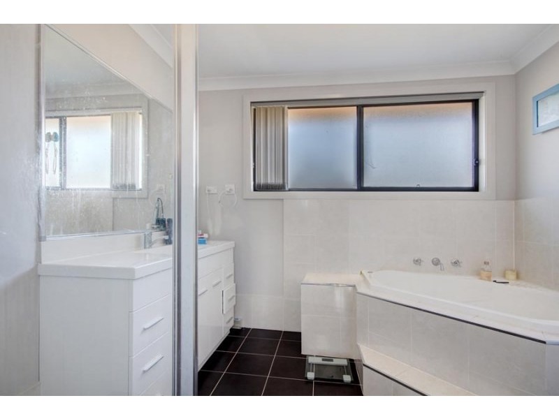 128 Horsley Drive, Horsley NSW 2530