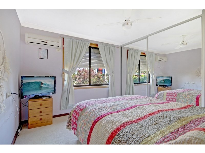 572 Northcliffe Drive, Berkeley NSW 2506