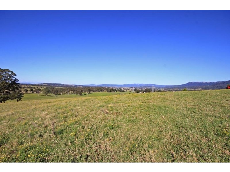 70 Paynes Road, Kembla Grange NSW 2526