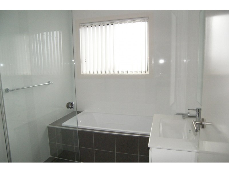 1/201 Wyndarra Way, Koonawarra NSW 2530